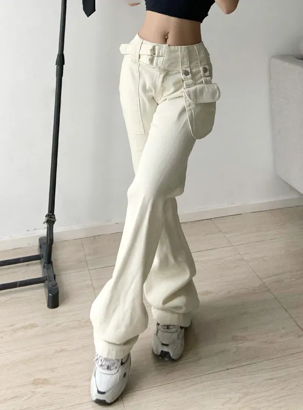 Light-colored straight pockets jeans pants